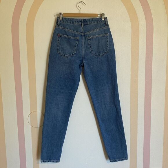 Urban Outfitters BDG Mid-Wash Blue High Rise Mom Jeans Size 26 - Picture 6 of 12